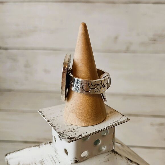 NEW Big Bold Silvertone Ring, Night Scene w/Scroll Work on Band Size 8 - Picture 3 of 5